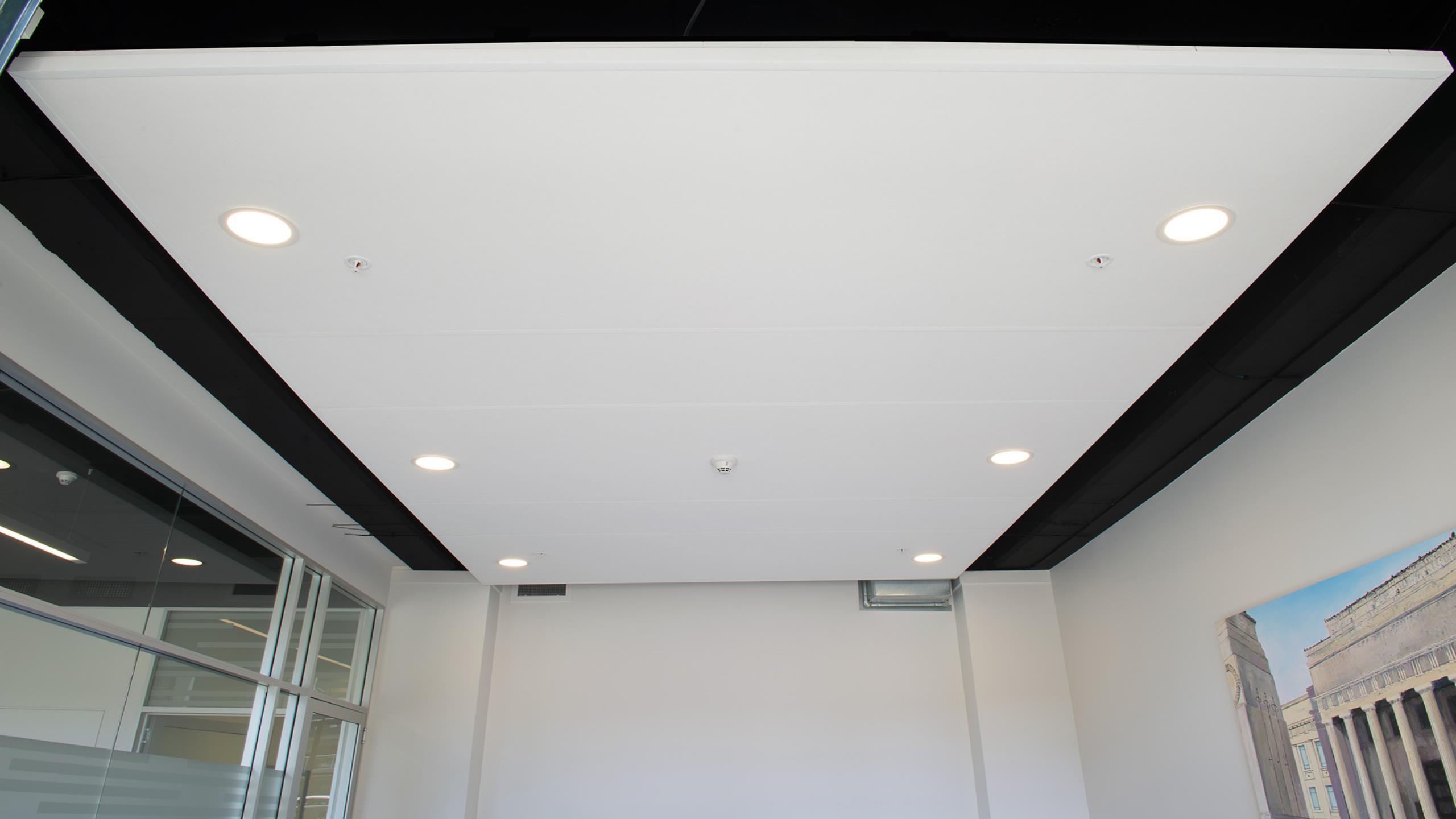 Cairns Slane - Triton 50 in suspended grid