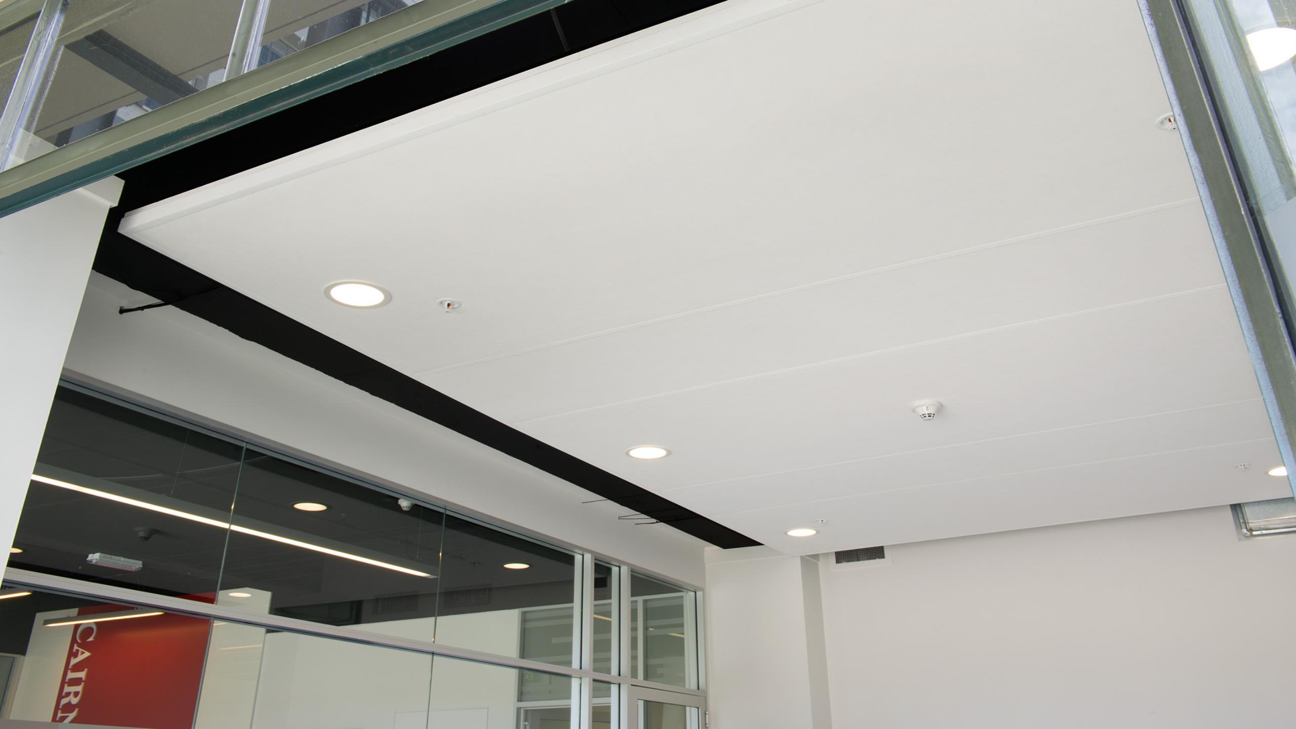 Cairns Slane - Triton 50 in suspended grid