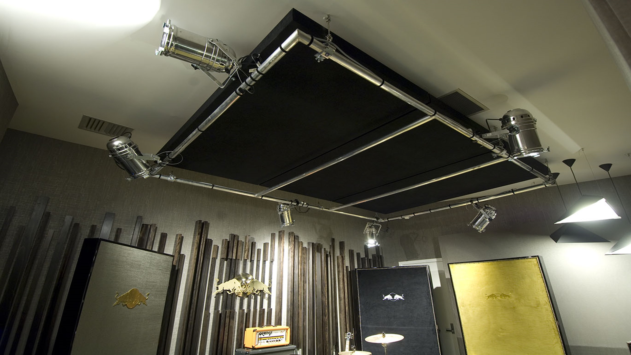 Red Bull Studio - Triton 100